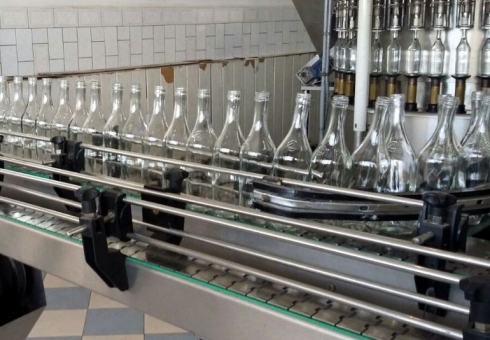 Более 1 млн бутылок с контрафактным алкоголем изъяли в Саратове